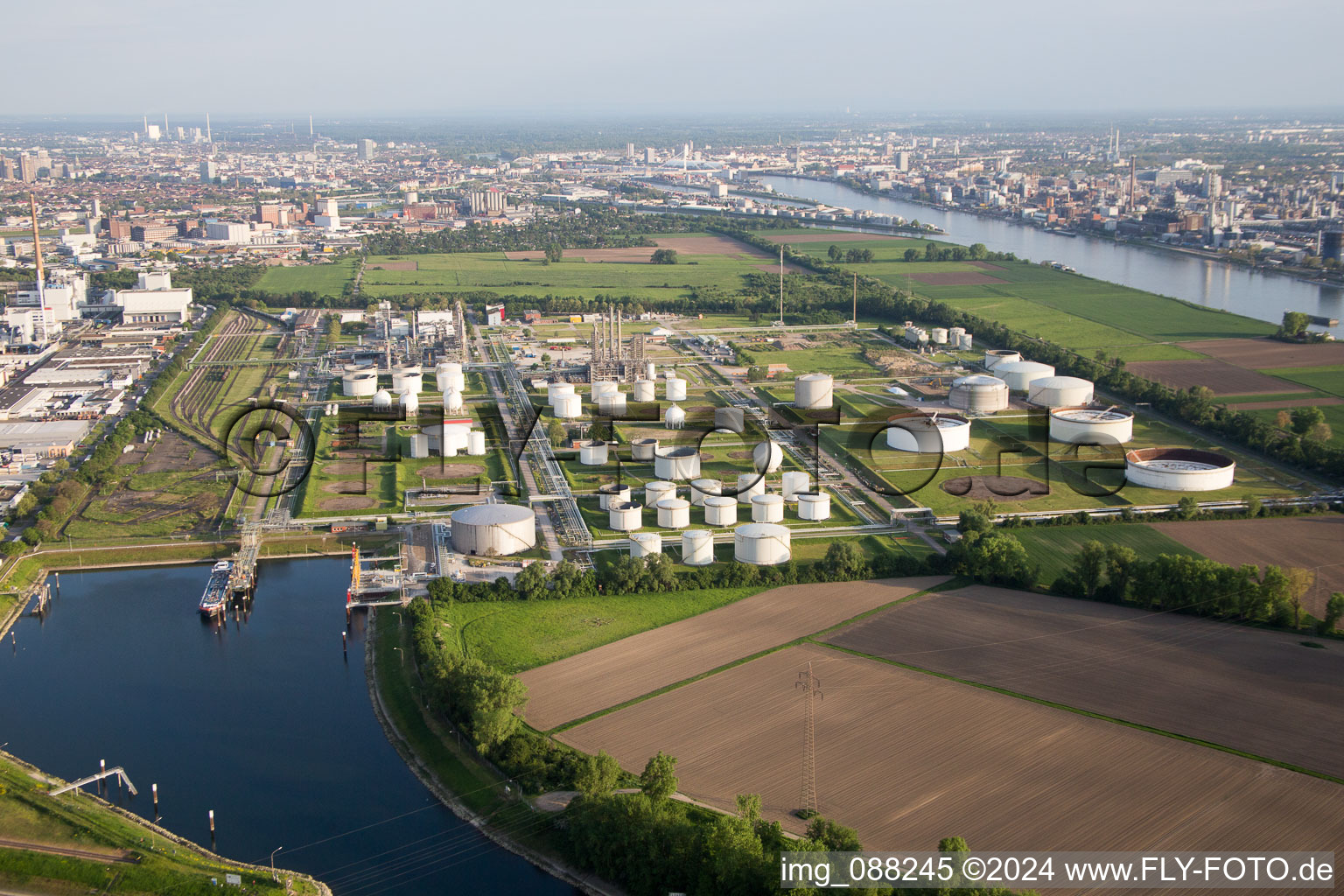 Aerial photograpy of BASF Friesenheim in the district Neckarstadt-West in Mannheim in the state Baden-Wuerttemberg, Germany