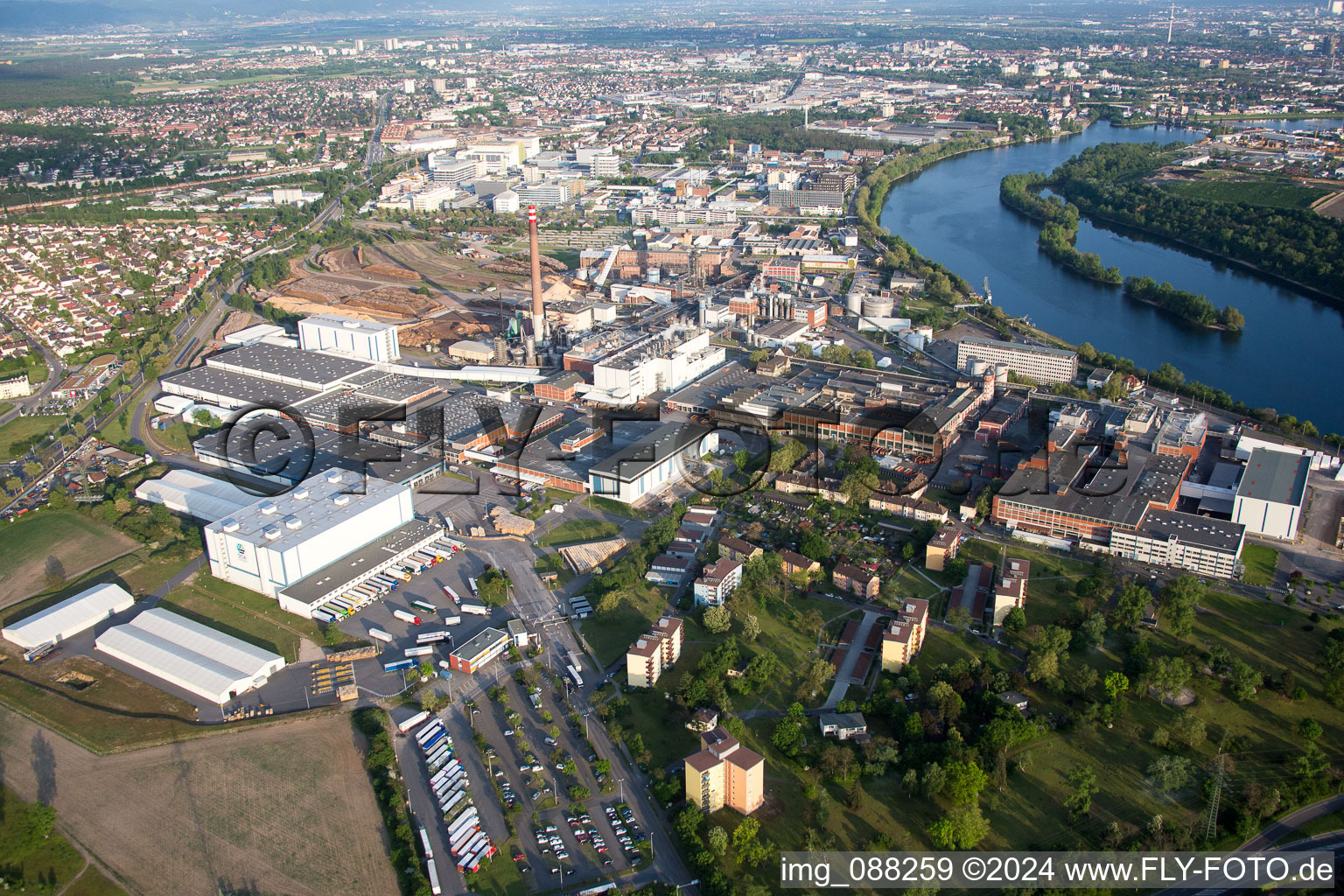 Aerial photograpy of Building and production halls on the premises of SCA HYGIENE PRODUCTS GmbH in the district Waldhof in Mannheim in the state Baden-Wurttemberg, Germany