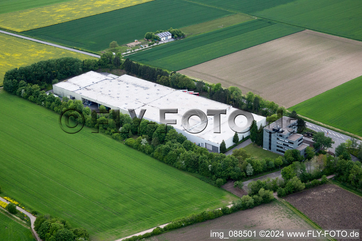 Building complex and distribution center on the site of Vinotours GmbH in Dexheim in the state Rhineland-Palatinate