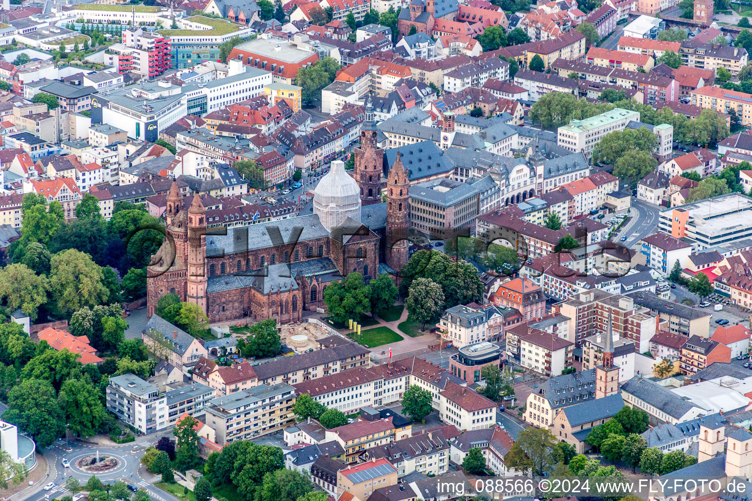 Church building of the cathedral Kaiser-Dom St. Peter in Worms in the state Rhineland-Palatinate, Germany