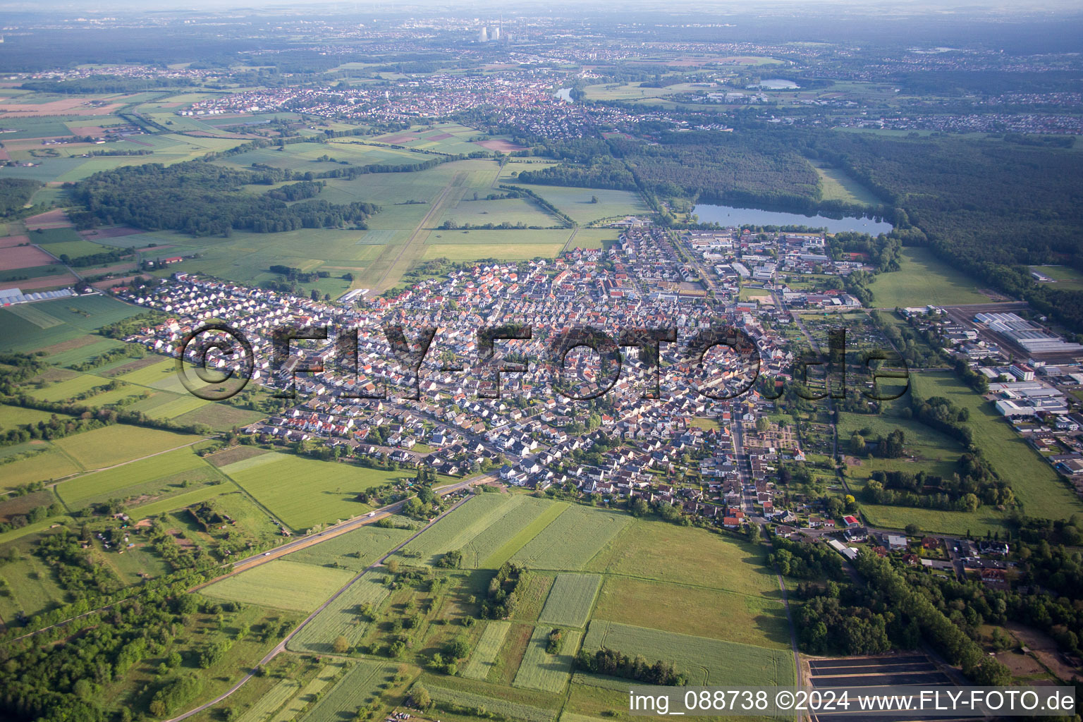 Town on the banks of the river of the Main river in the district Zellhausen in Mainhausen in the state Hesse, Germany