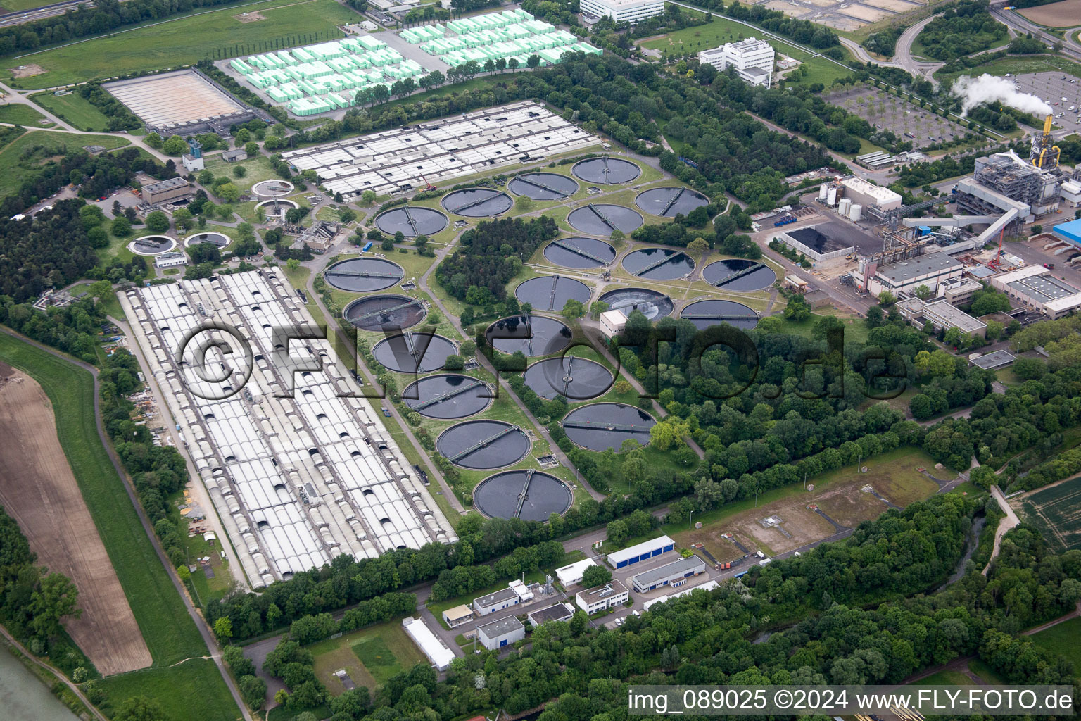 Aerial photograpy of Sewage works Basin and purification steps for waste water treatment of BASF Klaeranlage in Frankenthal (Pfalz) in the state Rhineland-Palatinate, Germany