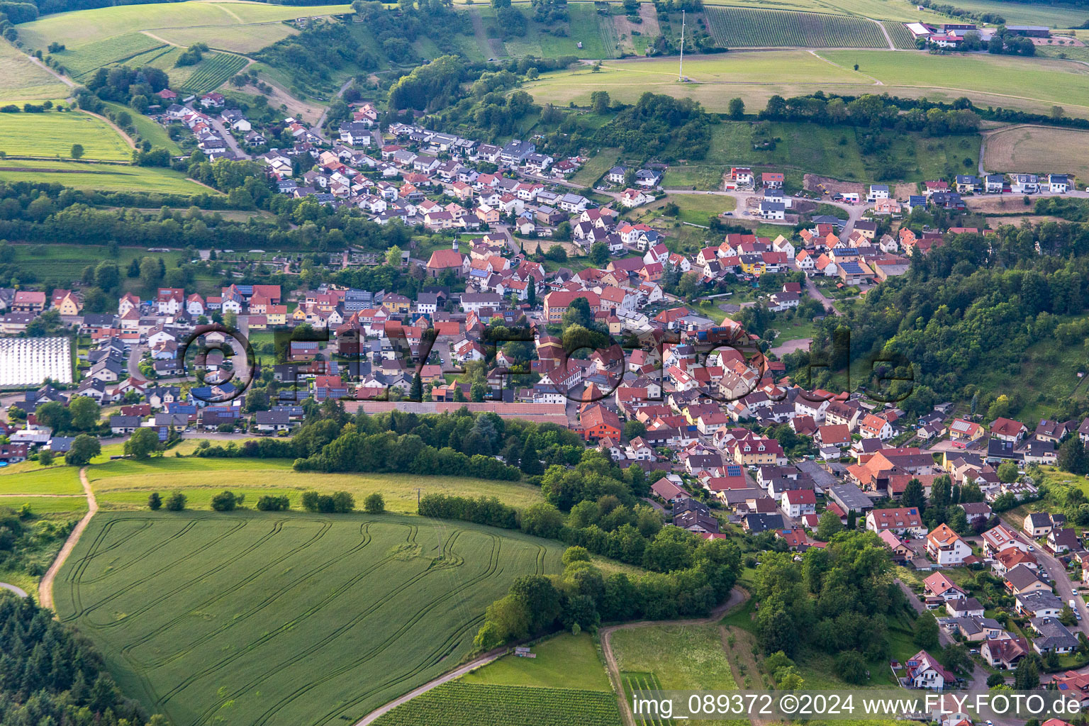 From the south in the district Tairnbach in Mühlhausen in the state Baden-Wuerttemberg, Germany