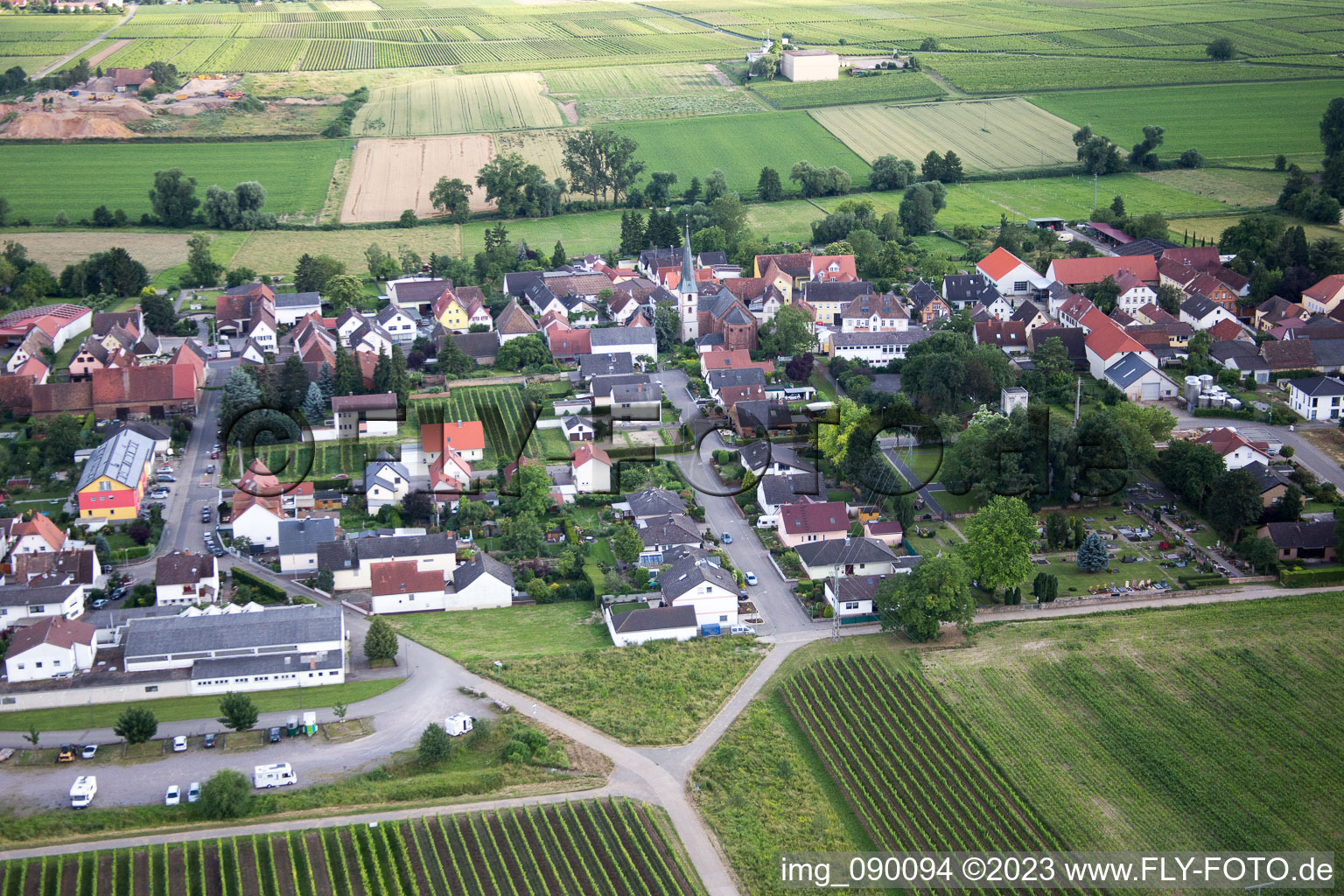 Bird's eye view of District Duttweiler in Neustadt an der Weinstraße in the state Rhineland-Palatinate, Germany