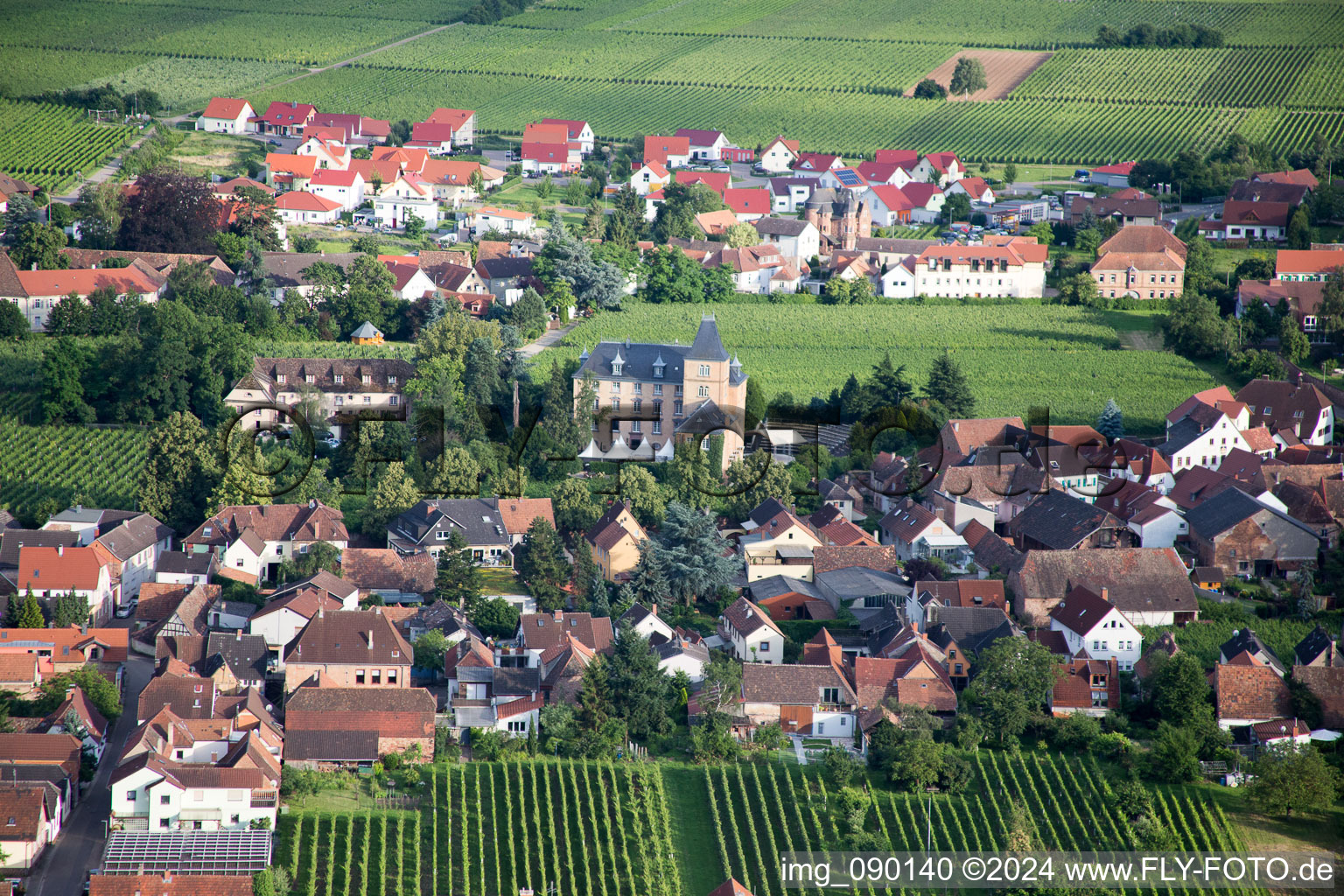 Aerial view of Complex of the hotel building Hotel Schloss Edesheim, Privathotels Dr. Lohbeck GmbH & Co. KG in Edesheim in the state Rhineland-Palatinate