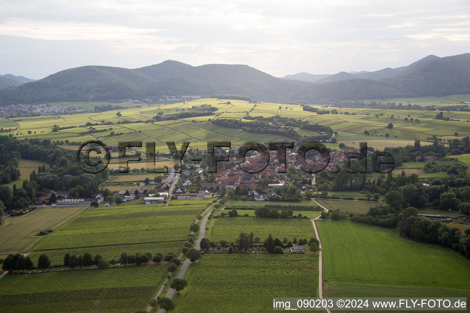 Aerial photograpy of District Heuchelheim in Heuchelheim-Klingen in the state Rhineland-Palatinate, Germany