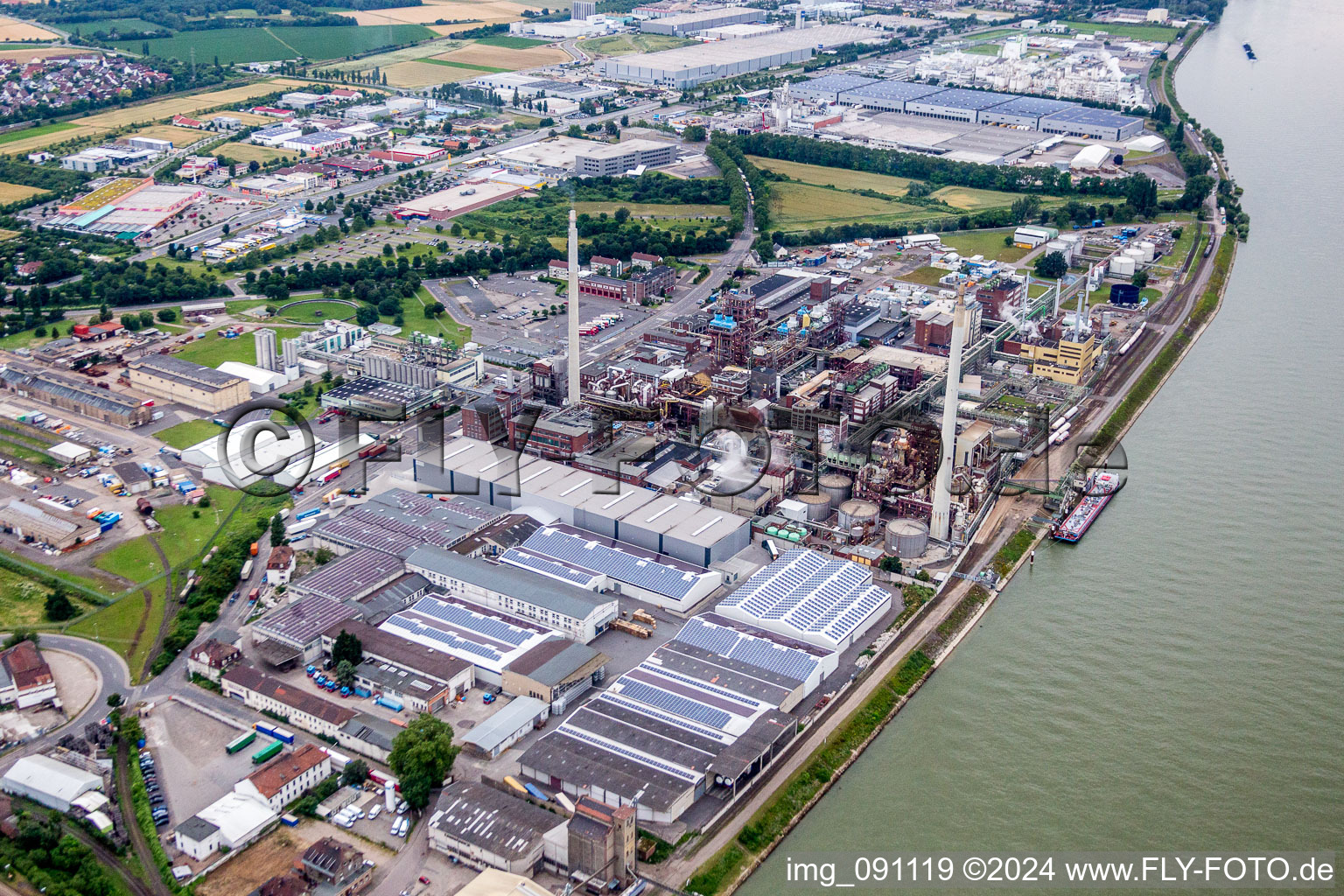 Building and production halls on the premises of the chemical manufacturers Evonik in Worms in the state Rhineland-Palatinate, Germany