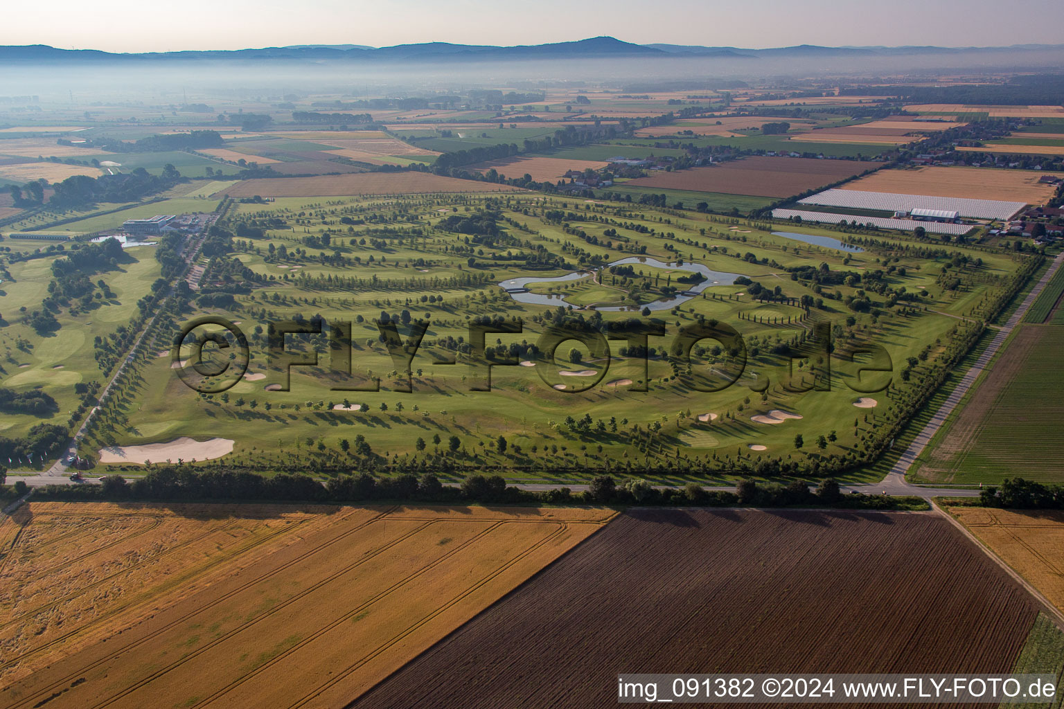 Aerial view of Golf Resort Gernsheim - Hof Gräbenbruch in the district Allmendfeld in Gernsheim in the state Hesse, Germany