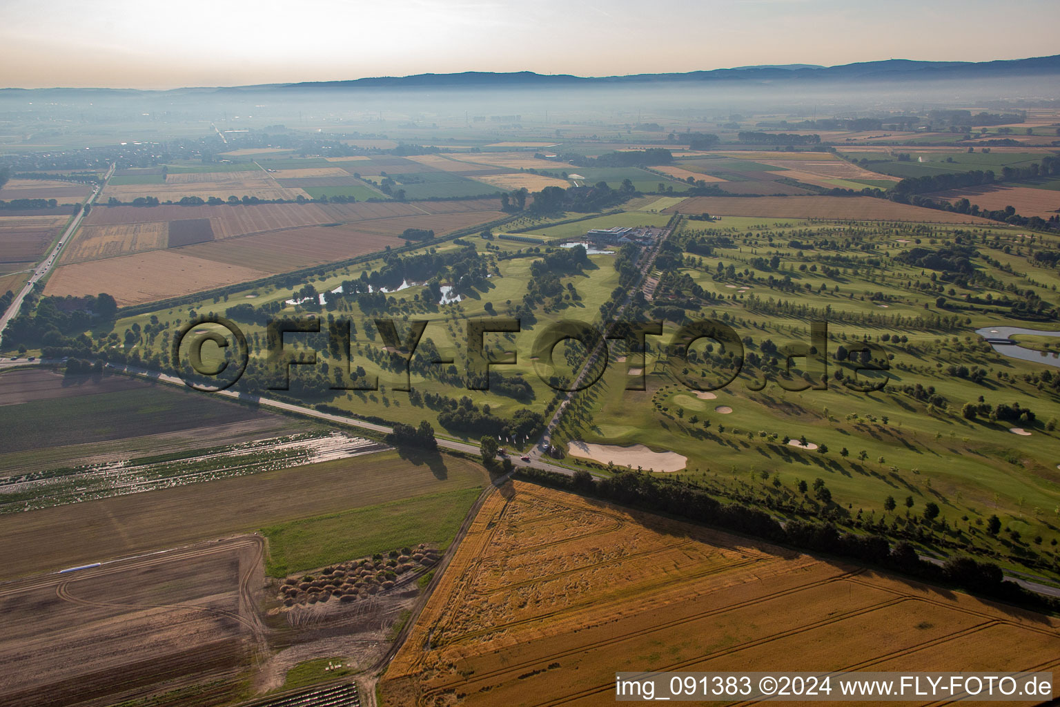 Aerial photograpy of Golf Resort Gernsheim - Hof Gräbenbruch in the district Allmendfeld in Gernsheim in the state Hesse, Germany