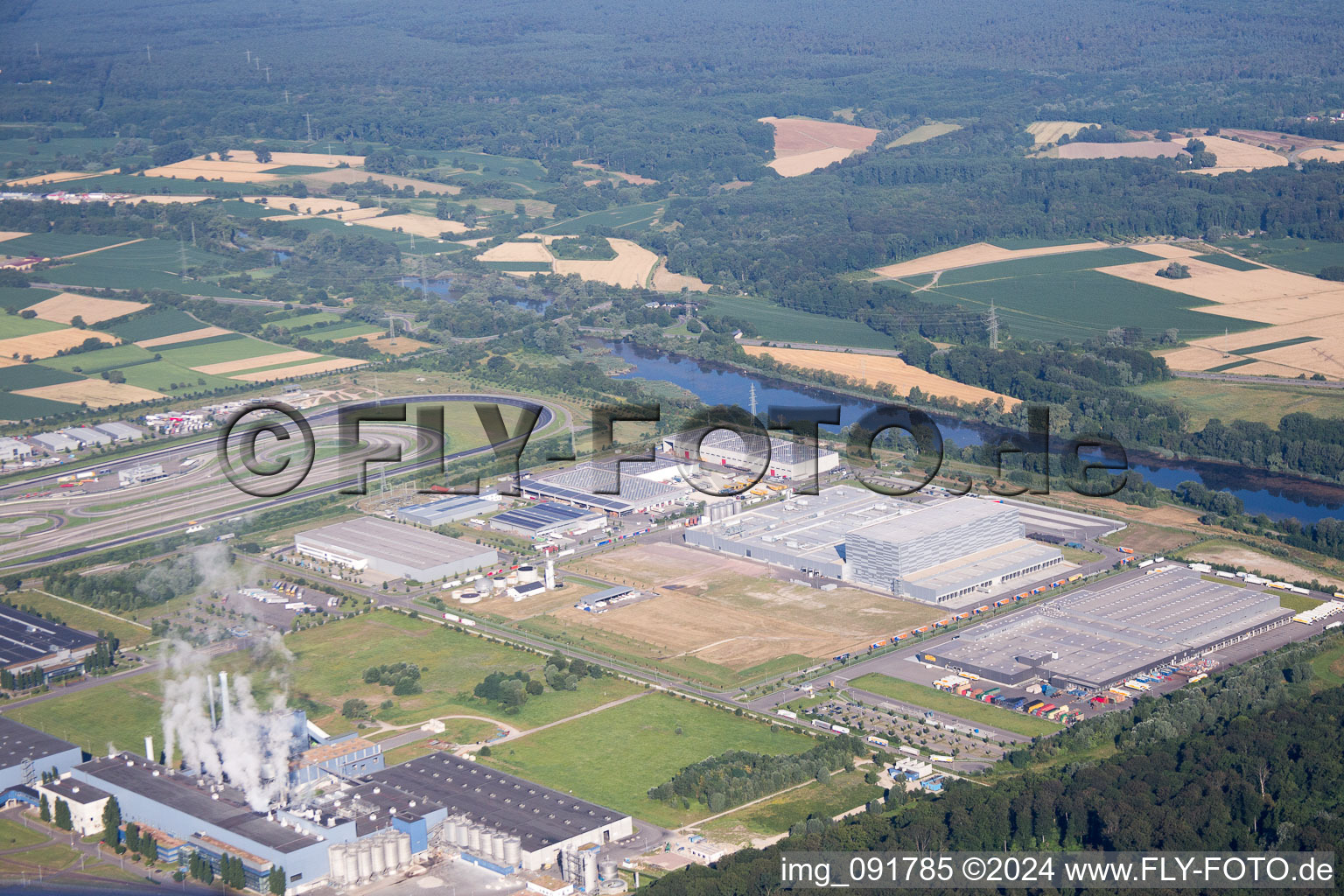 Oberwald Industrial Area in Wörth am Rhein in the state Rhineland-Palatinate, Germany seen from above