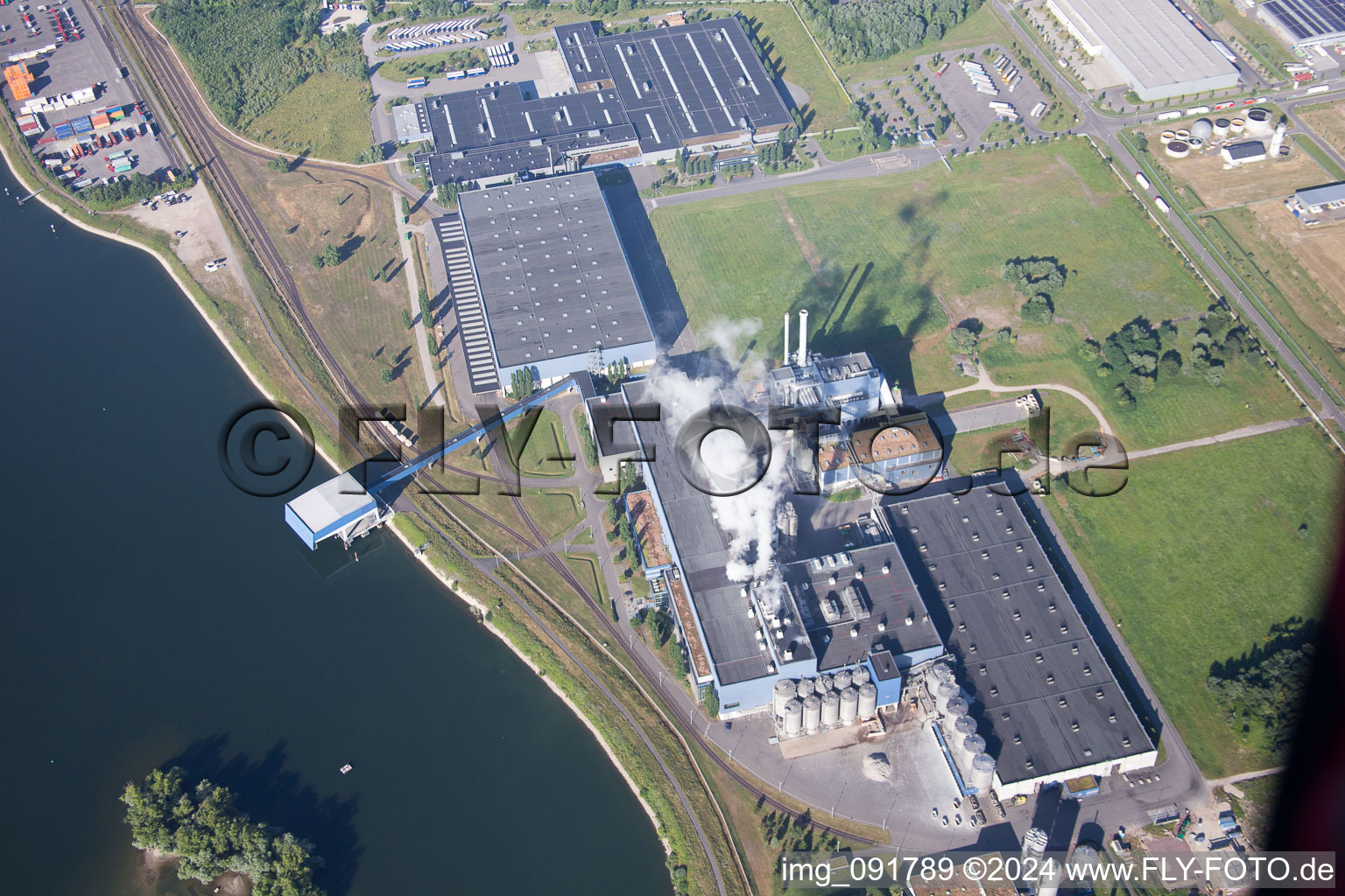 Aerial view of Oberwald industrial area, Rhine port of Wörth in Wörth am Rhein in the state Rhineland-Palatinate, Germany