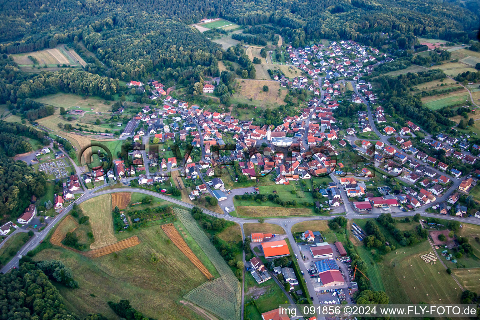 From the east in the district Gossersweiler in Gossersweiler-Stein in the state Rhineland-Palatinate, Germany