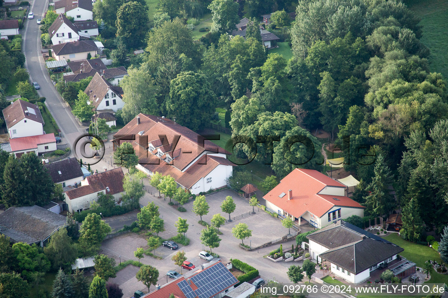 Bird's eye view of District Billigheim in Billigheim-Ingenheim in the state Rhineland-Palatinate, Germany