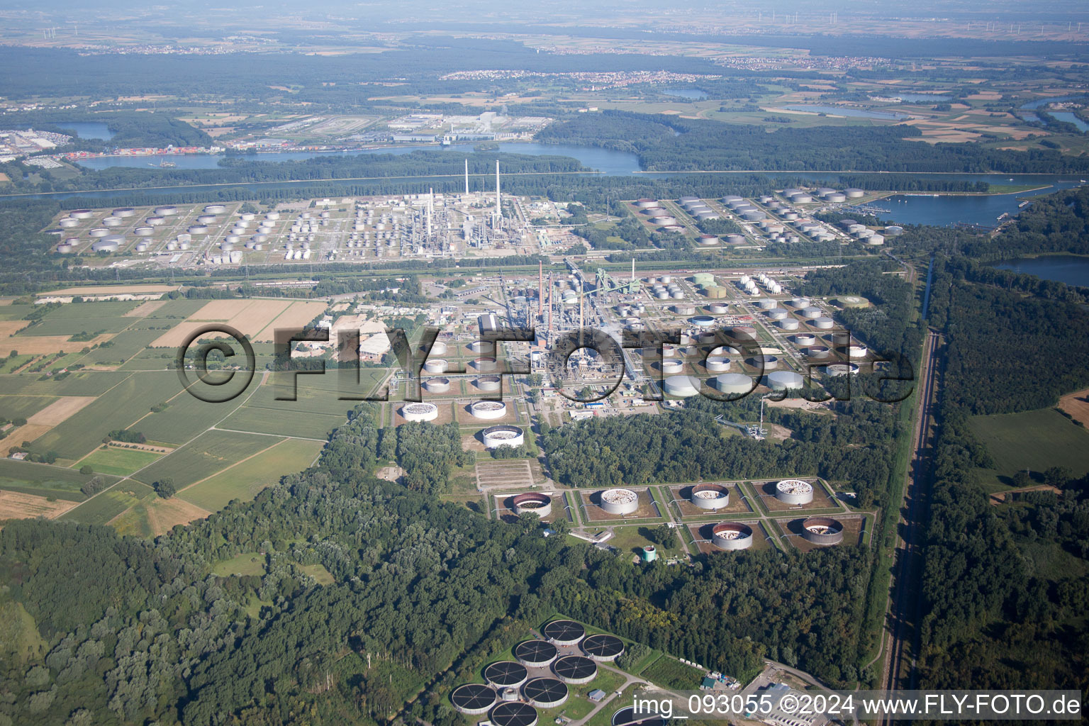 Refinery in the district Knielingen in Karlsruhe in the state Baden-Wuerttemberg, Germany