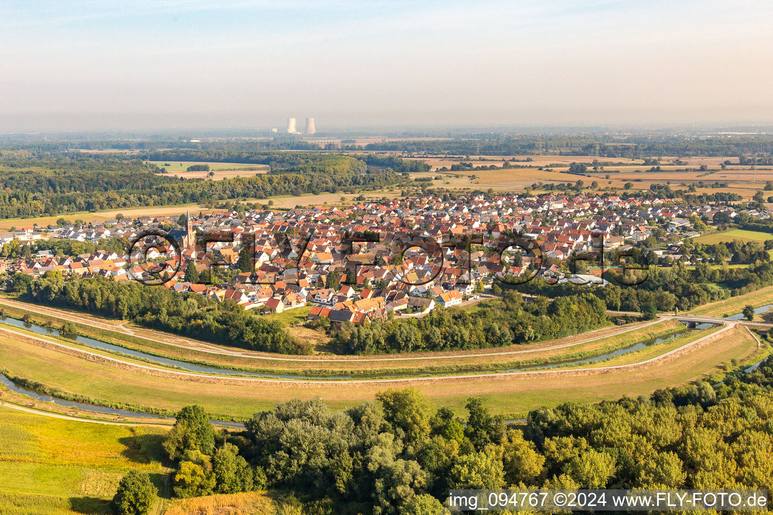 From the south in the district Rußheim in Dettenheim in the state Baden-Wuerttemberg, Germany