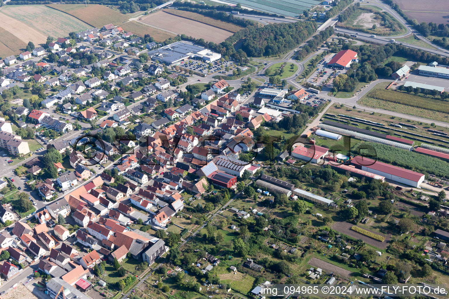 Street - road guidance of Rhine-street in Kandel in the state Rhineland-Palatinate, Germany