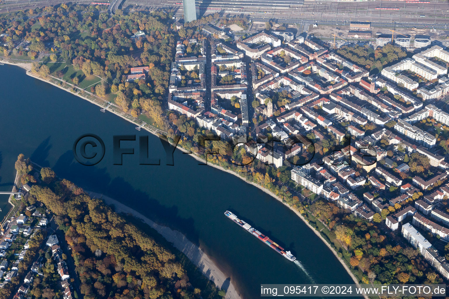 Aerial photograpy of Stephanienufer in the district Lindenhof in Mannheim in the state Baden-Wuerttemberg, Germany