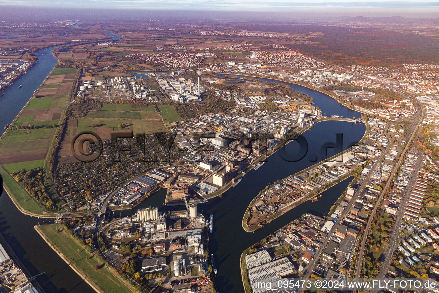 Oblique view of Industrial port Friesenheimer Insel in the district Neckarstadt-West in Mannheim in the state Baden-Wuerttemberg, Germany