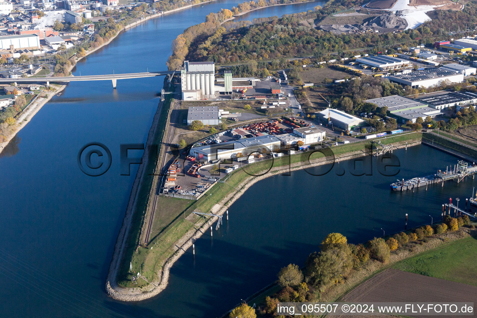 Aerial photograpy of Island on the banks of the river course of Rhine river and of the old Rhine in the district Friesenheimer Insel in Mannheim in the state Baden-Wurttemberg, Germany