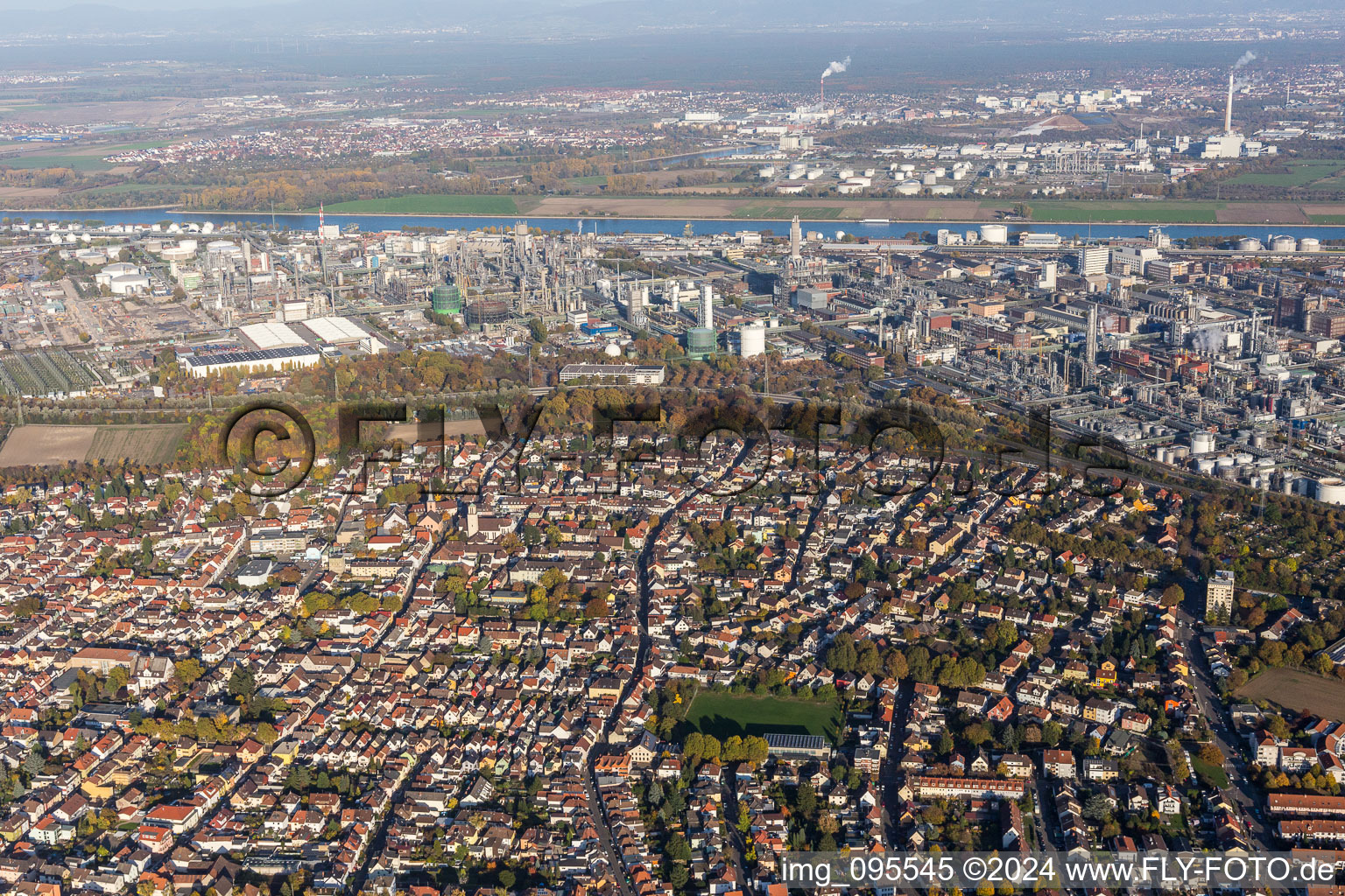 Building and production halls on the premises of the chemical manufacturers BASF in the district Oppau in Ludwigshafen am Rhein in the state Rhineland-Palatinate, Germany