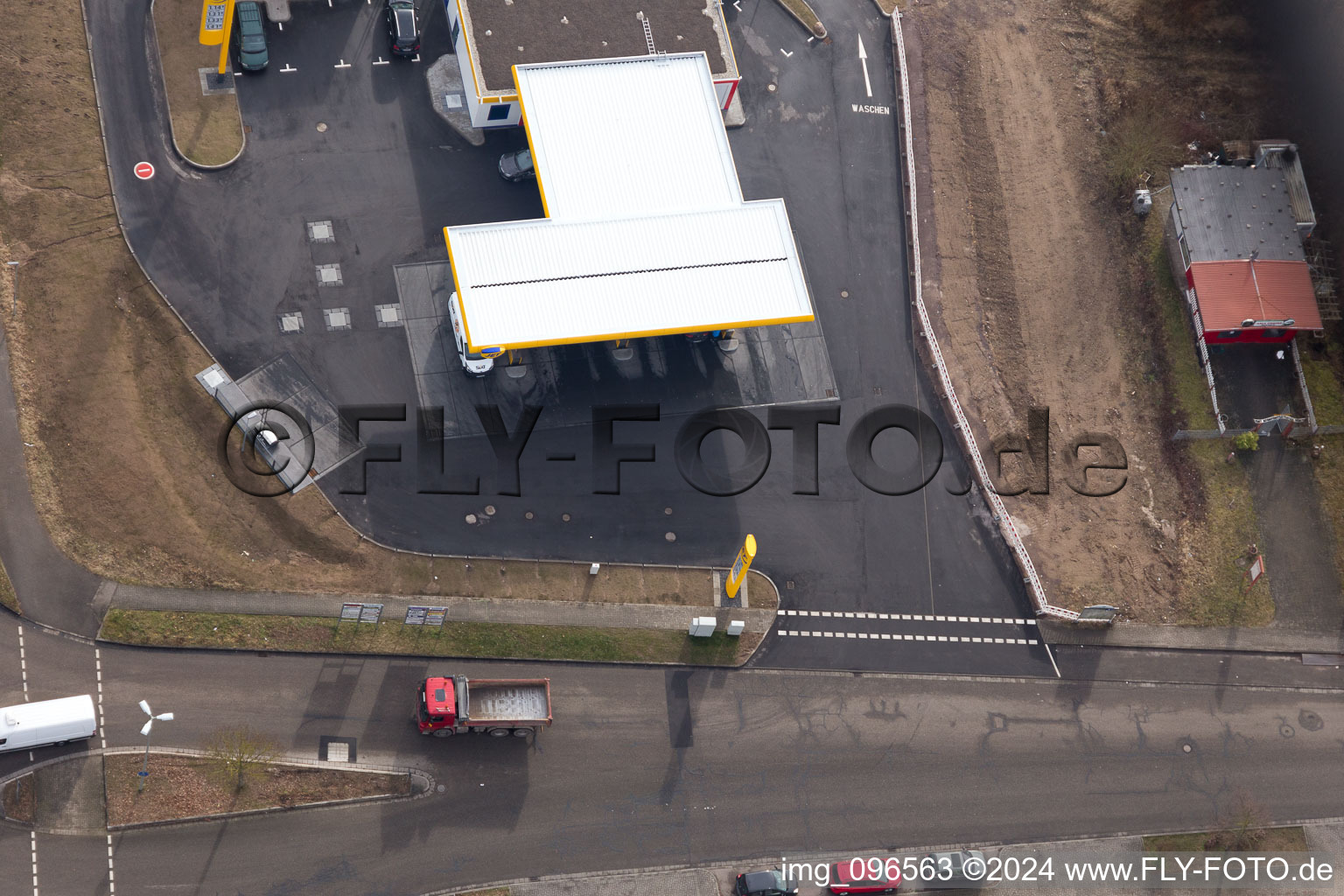 Horst the new JET petrol station in the district Minderslachen in Kandel in the state Rhineland-Palatinate, Germany