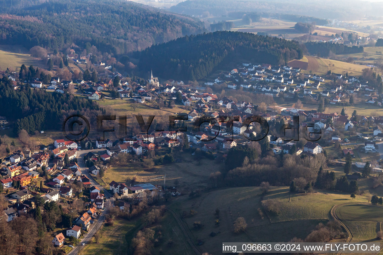 From the north in the district Hammelbach in Grasellenbach in the state Hesse, Germany