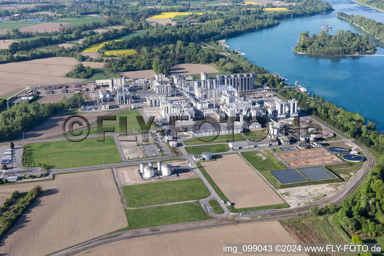 Oblique view of Beinheim in the state Bas-Rhin, France