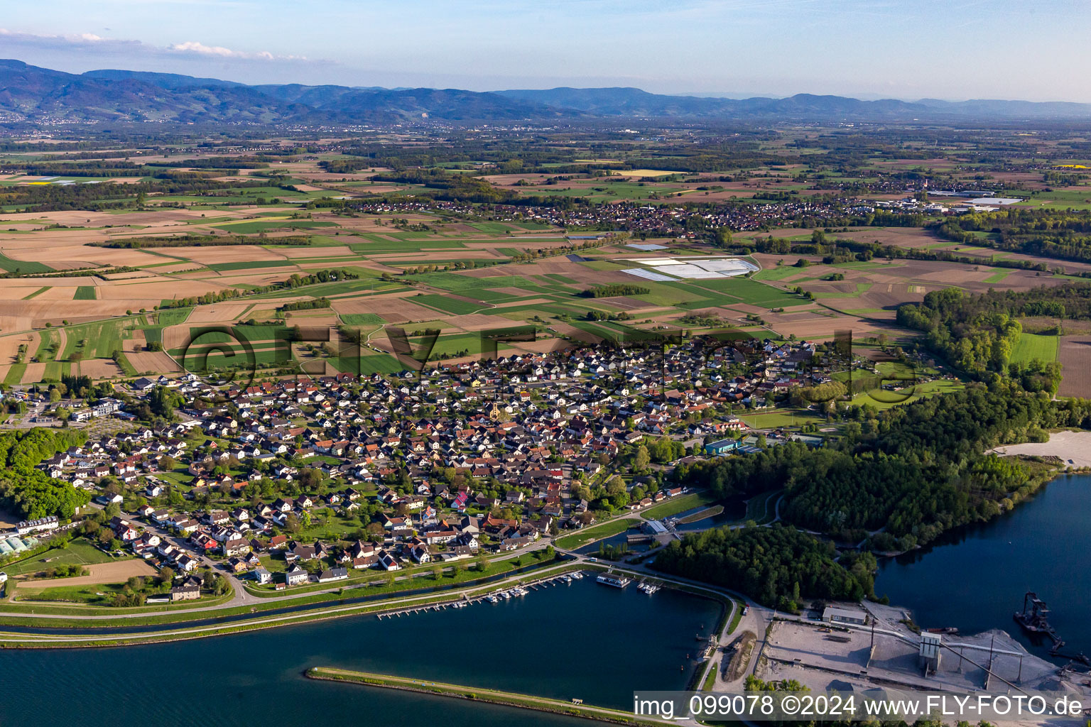 Aerial view of Motor Yacht Club Greffern eV in the district Greffern in Rheinmünster in the state Baden-Wuerttemberg, Germany