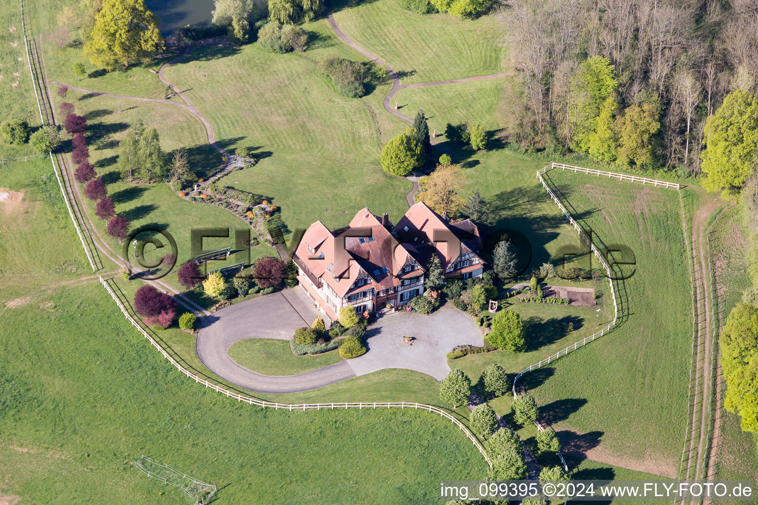 Am Froeschenberg, Haras Lerchenberg in Gundershoffen in the state Bas-Rhin, France from above