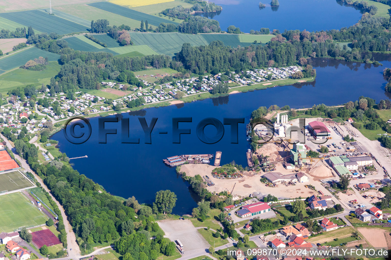 Camping with caravans and tents in Sand am Main in the state Bavaria, Germany