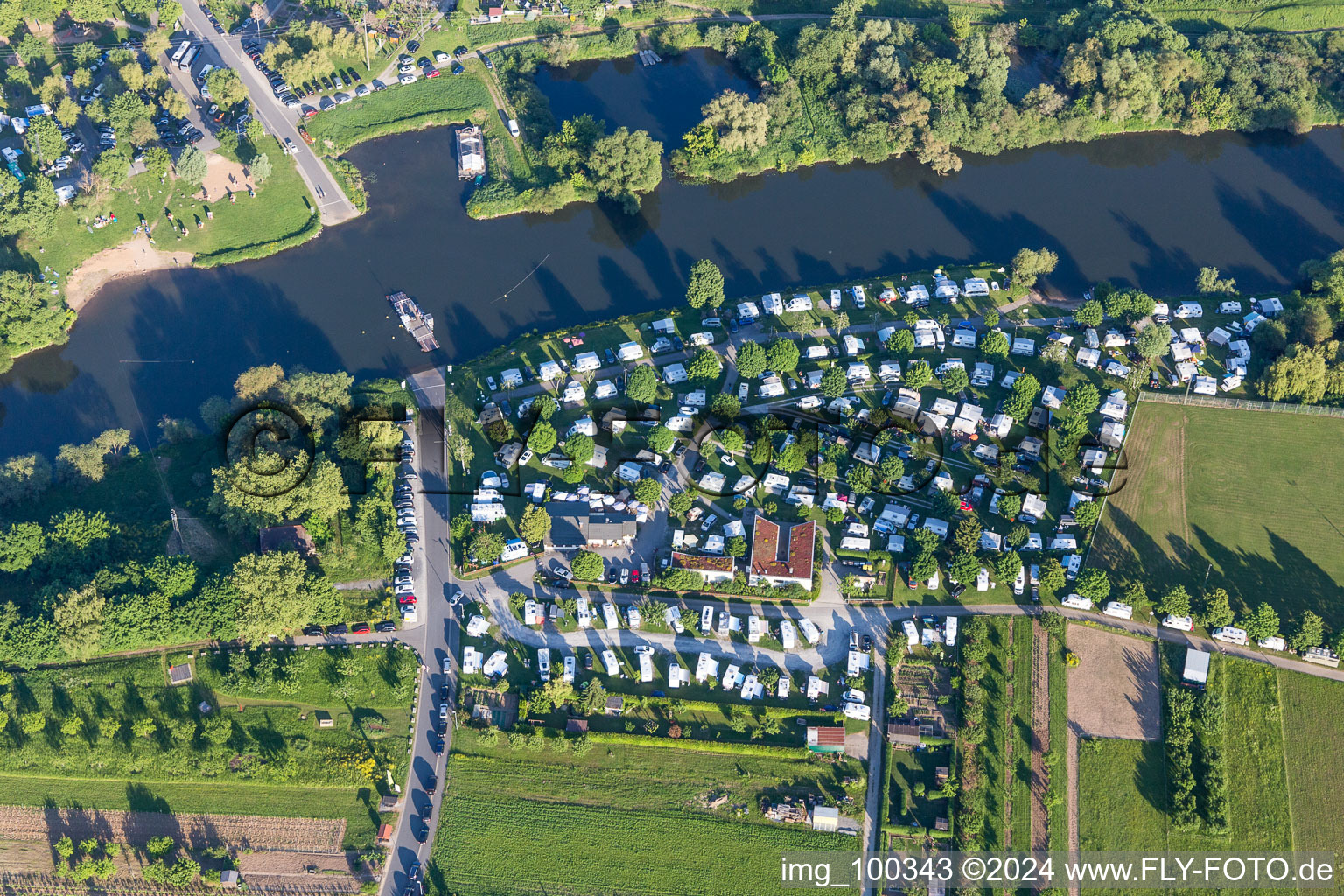 Camping with caravans and tents in the district Escherndorf am Main in Volkach in the state Bavaria, Germany