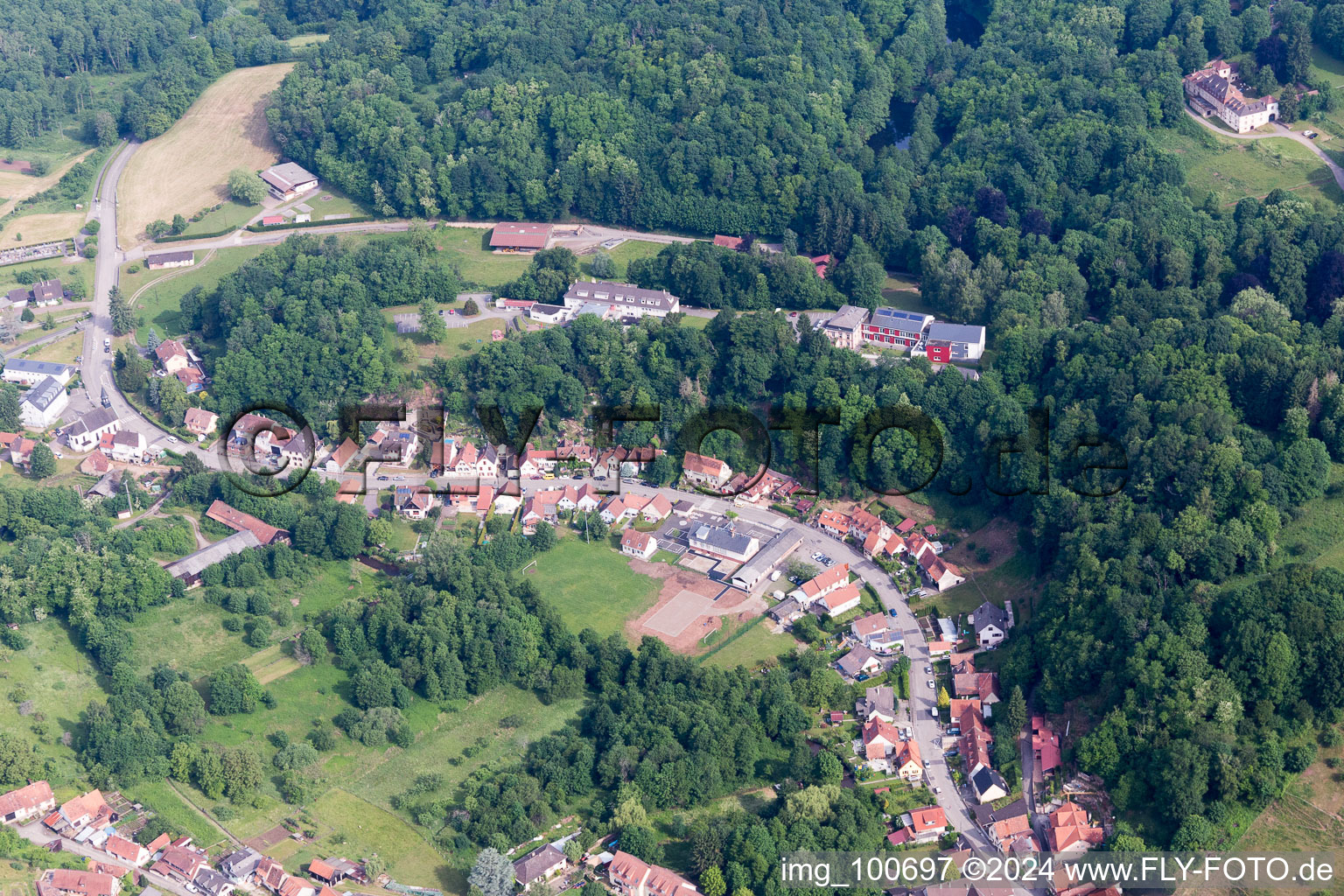 Oblique view of Rott in the state Bas-Rhin, France