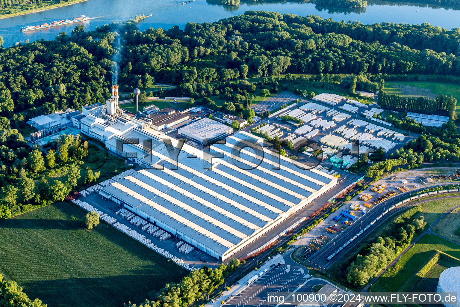 Building and production halls on the premises of the chemical manufacturers Saint-Gobain Isover G+H AG in Speyer in the state Rhineland-Palatinate, Germany