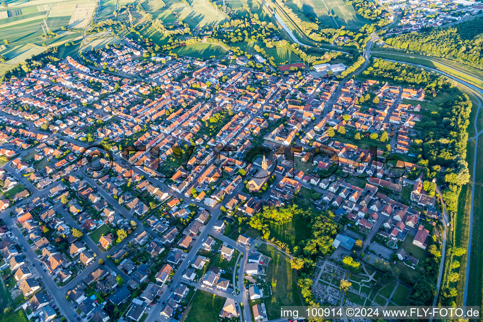 From the west in the district Rußheim in Dettenheim in the state Baden-Wuerttemberg, Germany