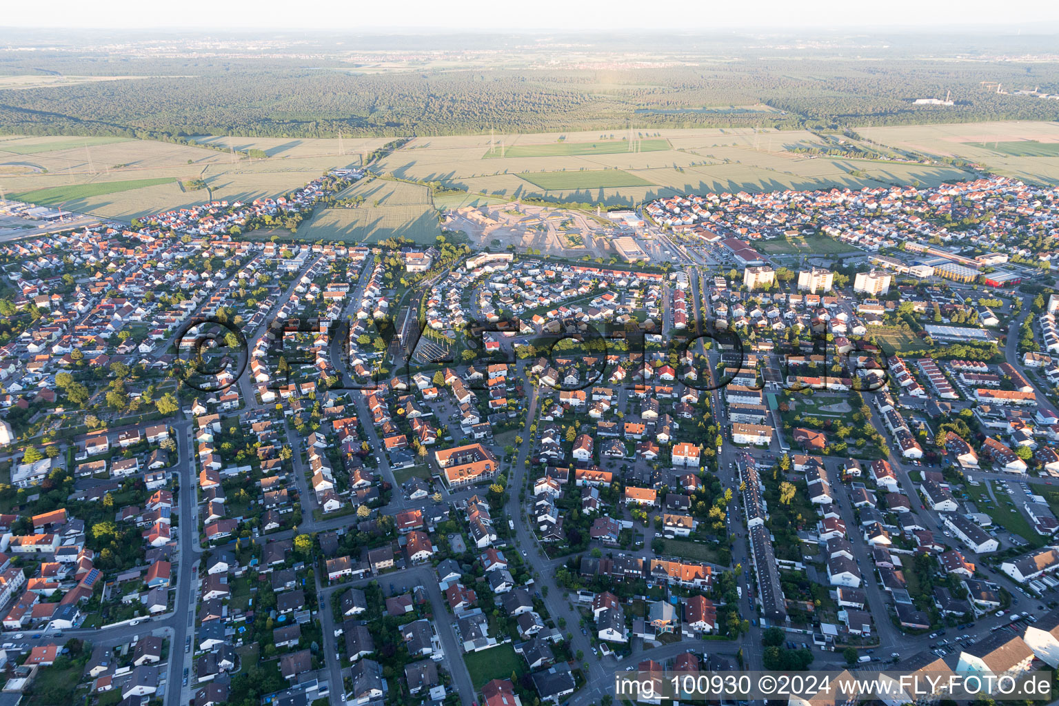 District Linkenheim in Linkenheim-Hochstetten in the state Baden-Wuerttemberg, Germany from above