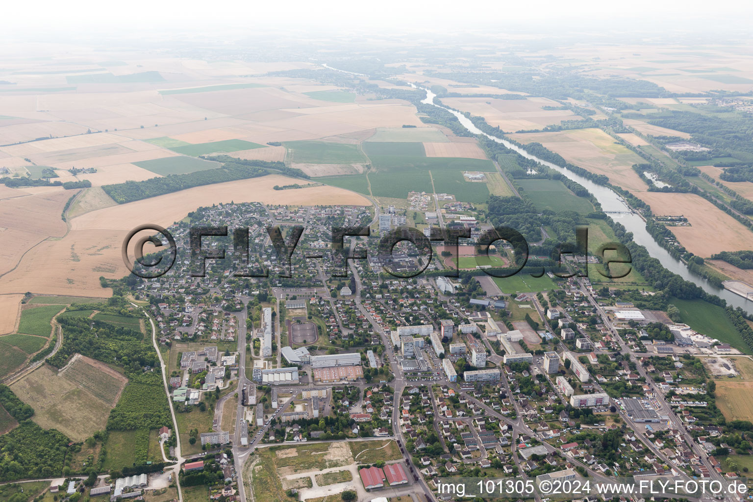 Oblique view of Joigny in the state Yonne, France