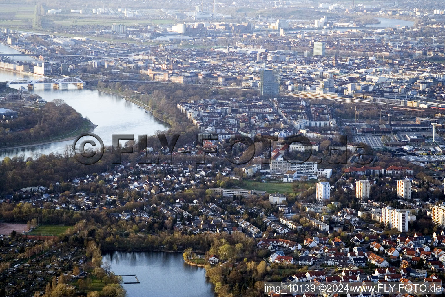 Indenhof, Almenhof from the south with Stollenwörthweier in the district Niederfeld in Mannheim in the state Baden-Wuerttemberg, Germany