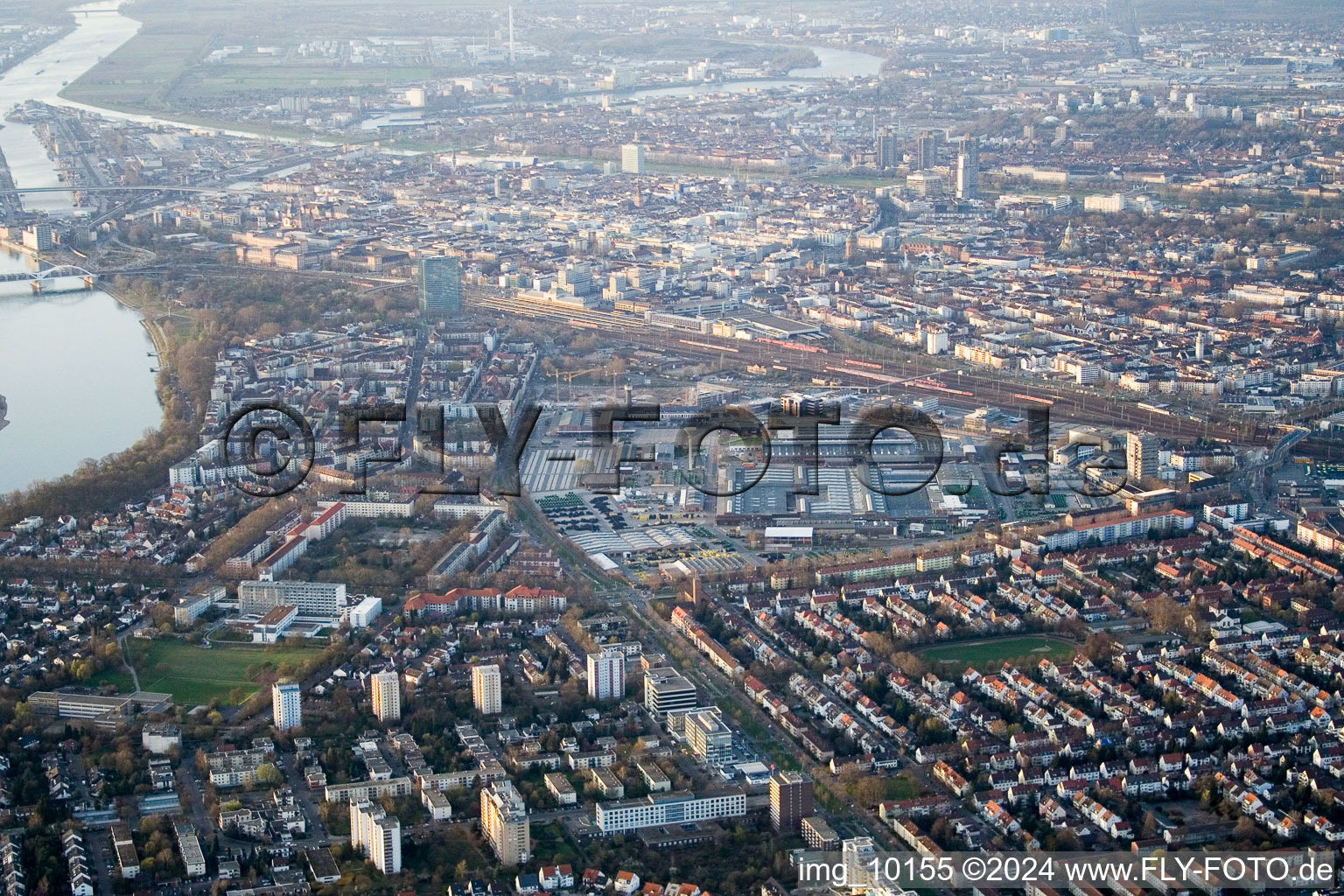 Aerial view of Niederfeld, Lindenhof in the district Lindenhof in Mannheim in the state Baden-Wuerttemberg, Germany