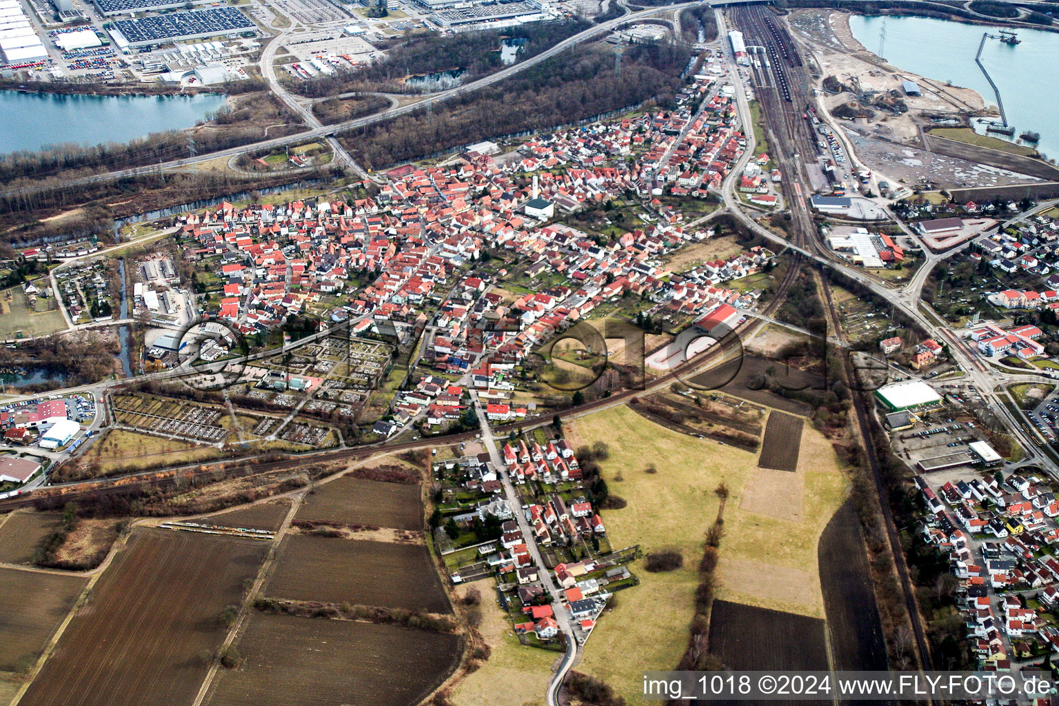 From the west in Wörth am Rhein in the state Rhineland-Palatinate, Germany