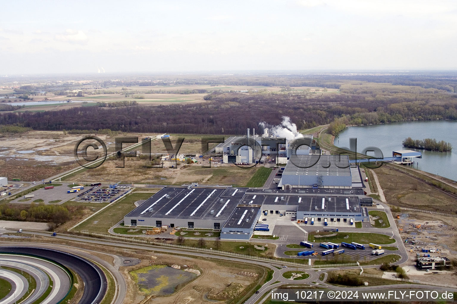 Industrial area Oberwald Rheinhafen in Wörth am Rhein in the state Rhineland-Palatinate, Germany