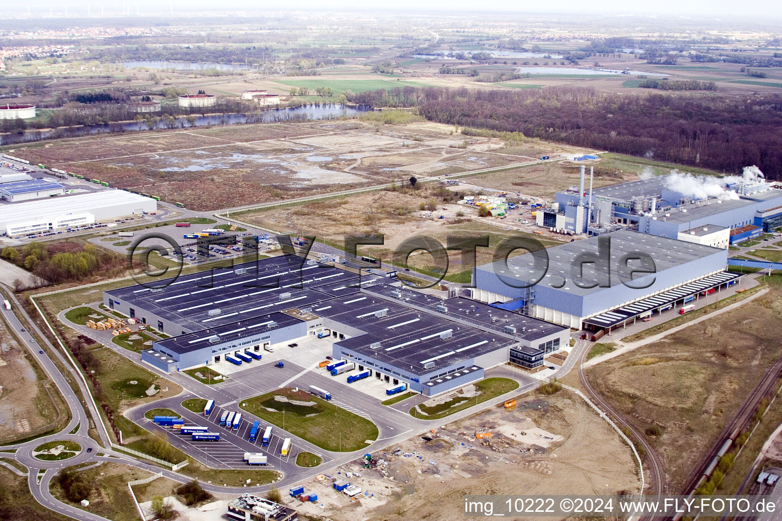 Aerial photograpy of Oberwald industrial area, Palm paper factory in Wörth am Rhein in the state Rhineland-Palatinate, Germany