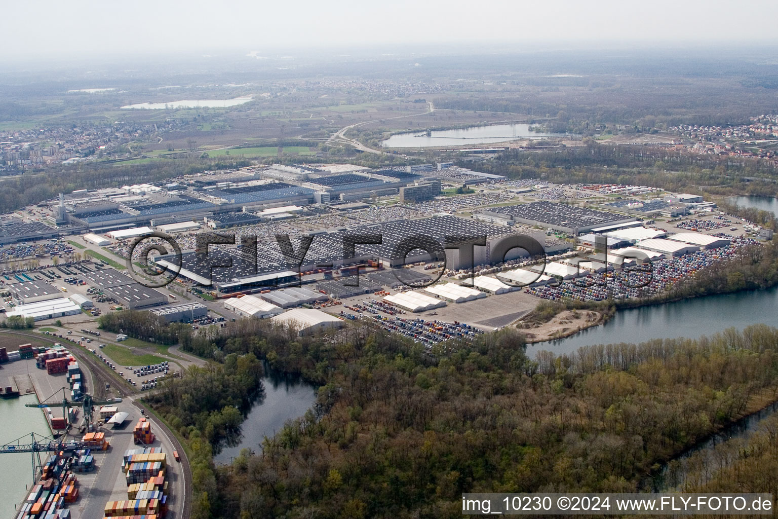 Drone image of Oberwald Industrial Area in Wörth am Rhein in the state Rhineland-Palatinate, Germany