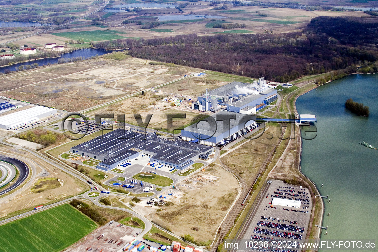 Site for the Netto logistics center in the Oberwald industrial area in the district Maximiliansau in Wörth am Rhein in the state Rhineland-Palatinate, Germany