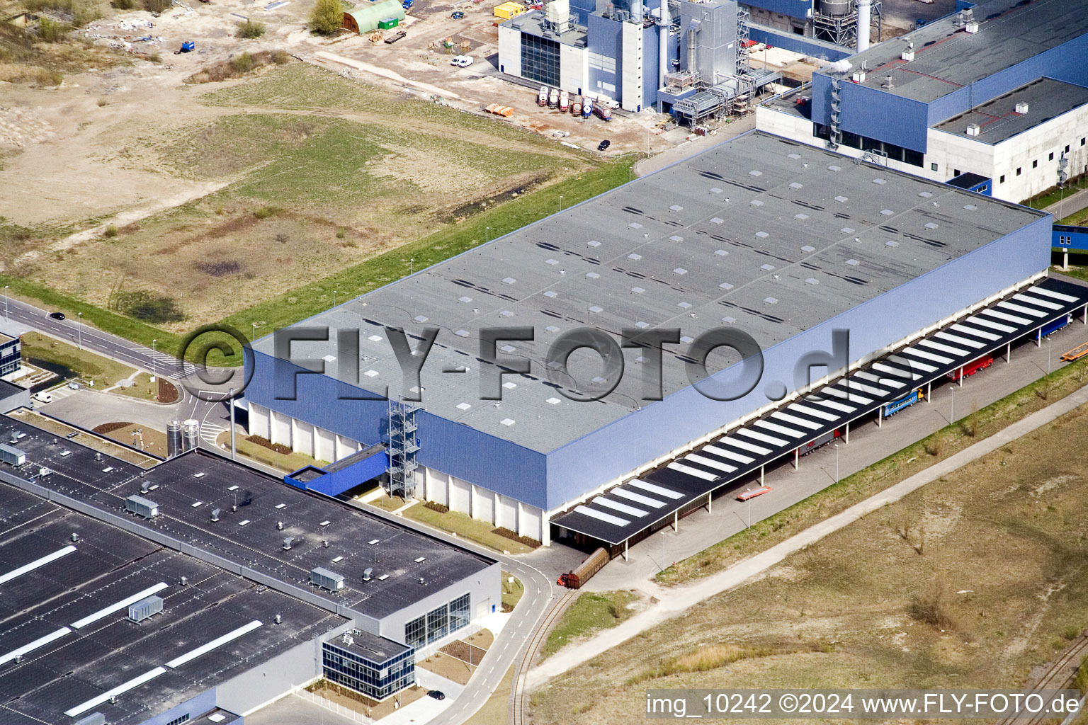 Building and production halls on the premises of Papierfabrik Palm GmbH & Co. KG in the district Industriegebiet Woerth-Oberwald in Woerth am Rhein in the state Rhineland-Palatinate, Germany