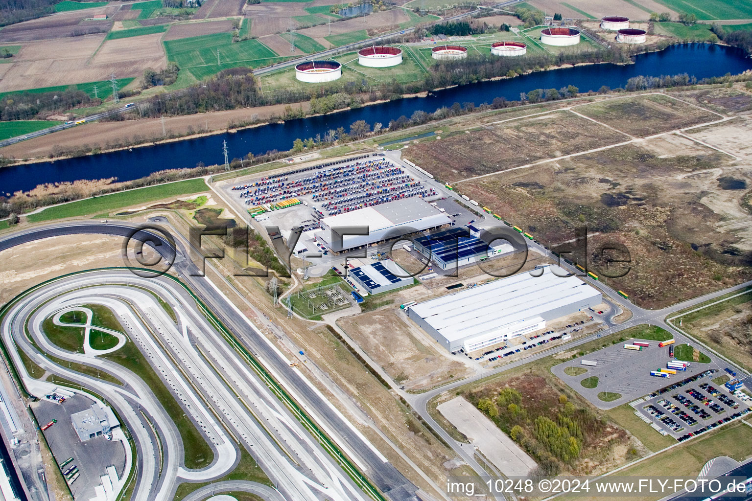 Oberwald industrial area, Palm paper factory in Wörth am Rhein in the state Rhineland-Palatinate, Germany seen from above