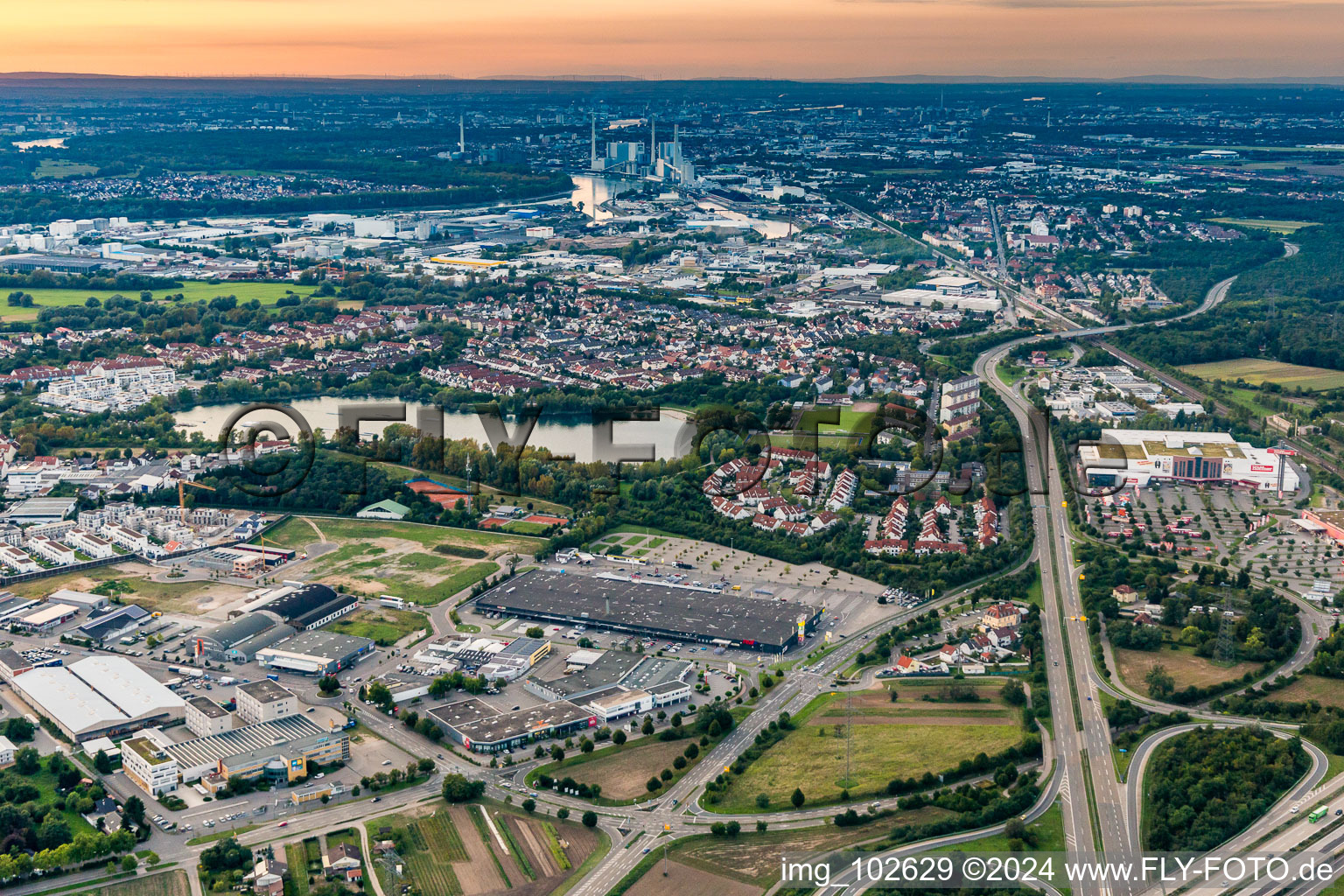 From the south in the district Rheinau in Mannheim in the state Baden-Wuerttemberg, Germany