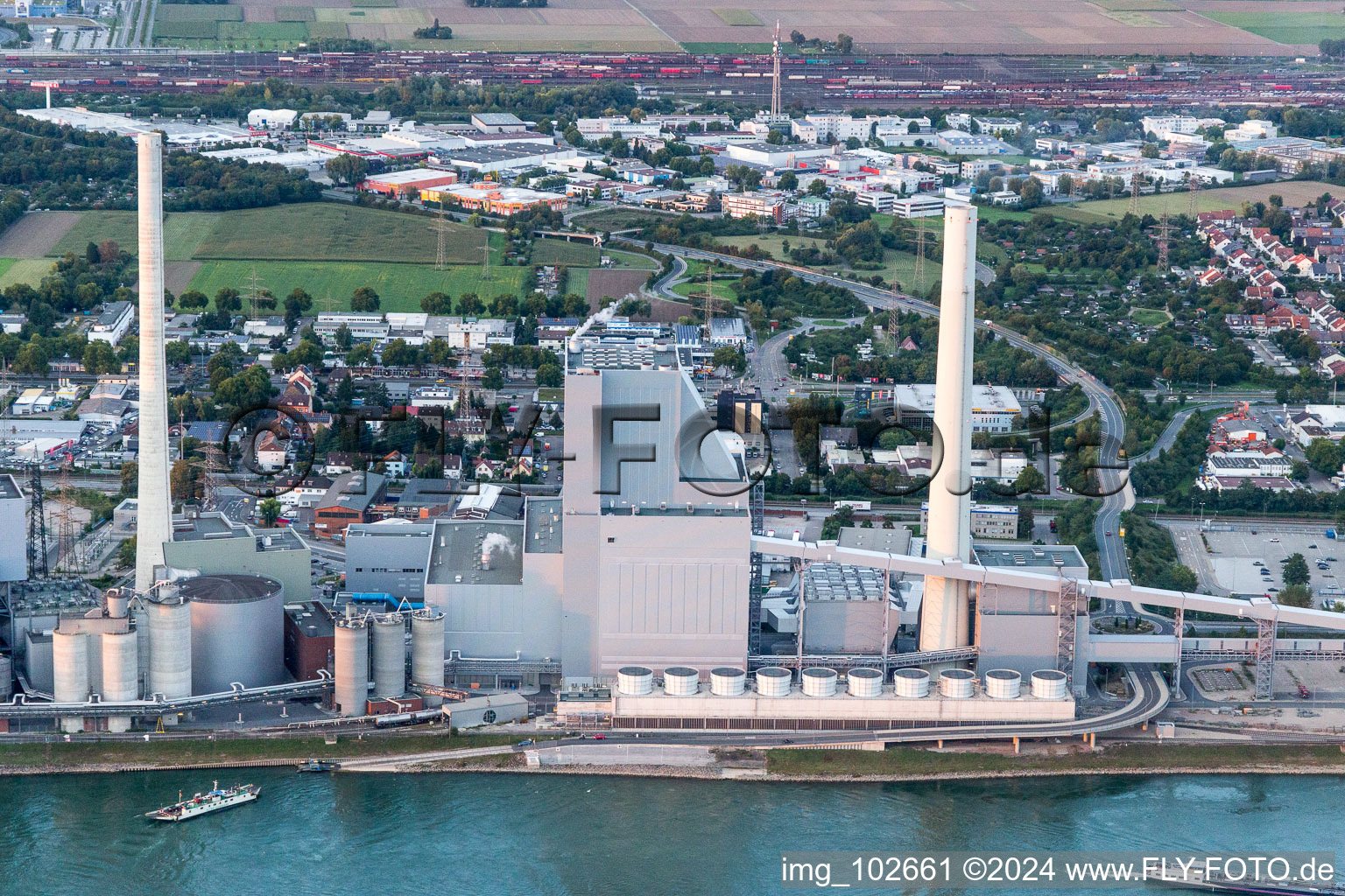 Large power plant Mannheim on the Rhine near Neckarau in the district Rheinau in Mannheim in the state Baden-Wuerttemberg, Germany