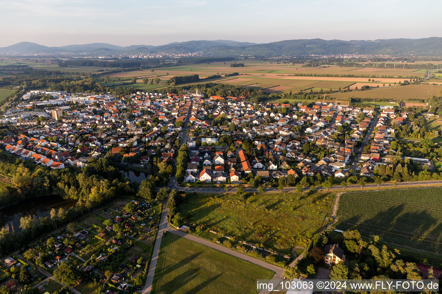 Aerial photograpy of From the southwest in the district Hüttenfeld in Lampertheim in the state Hesse, Germany