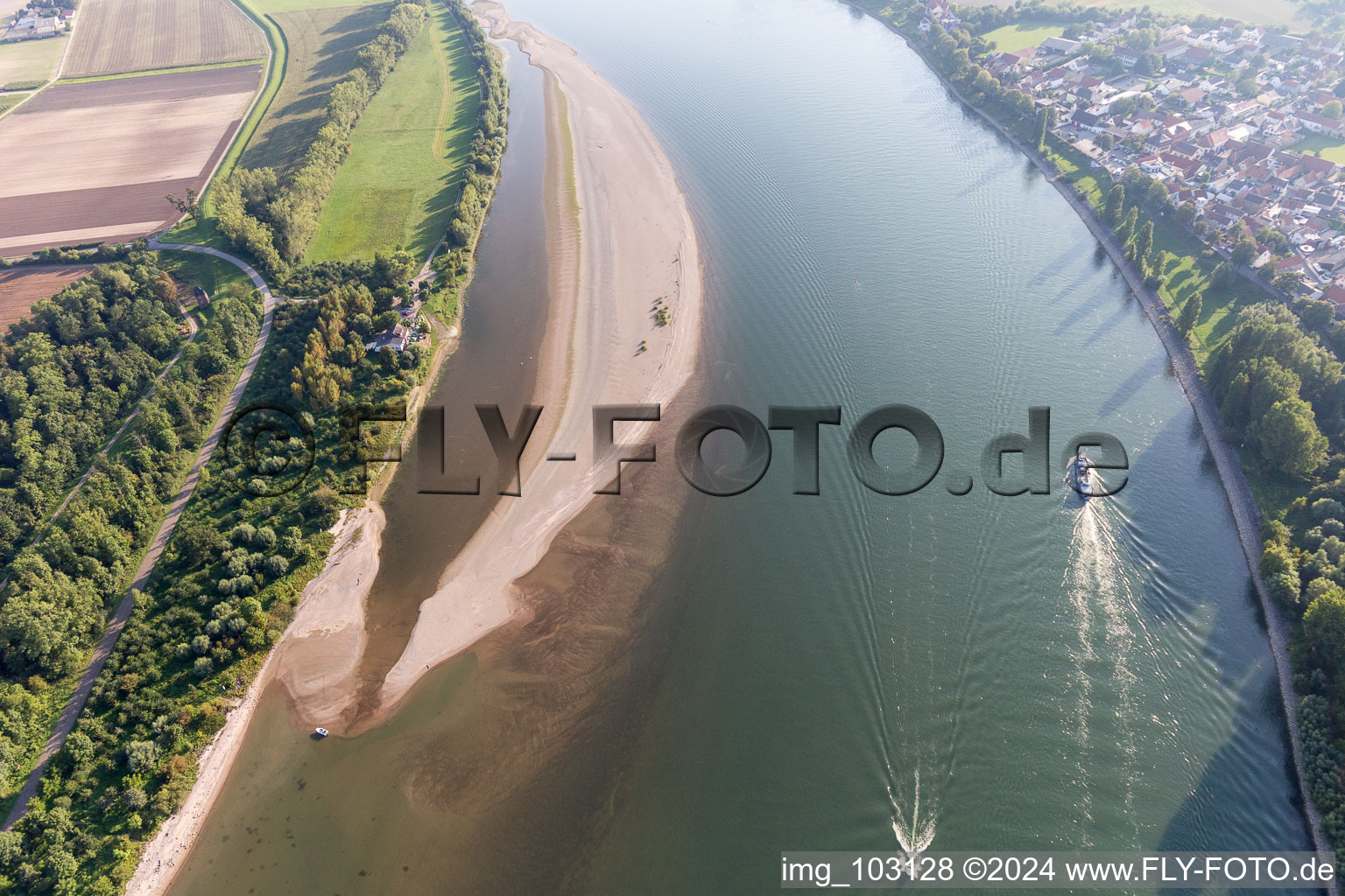 Bird's eye view of District Rheindürkheim in Worms in the state Rhineland-Palatinate, Germany