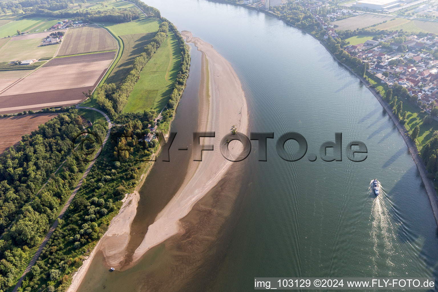 Sandbank in the Rhine in the district Nordheim in Biblis in the state Hesse, Germany